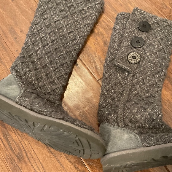 UGG, Austrian Gray boots, size 6 - Picture 8 of 11